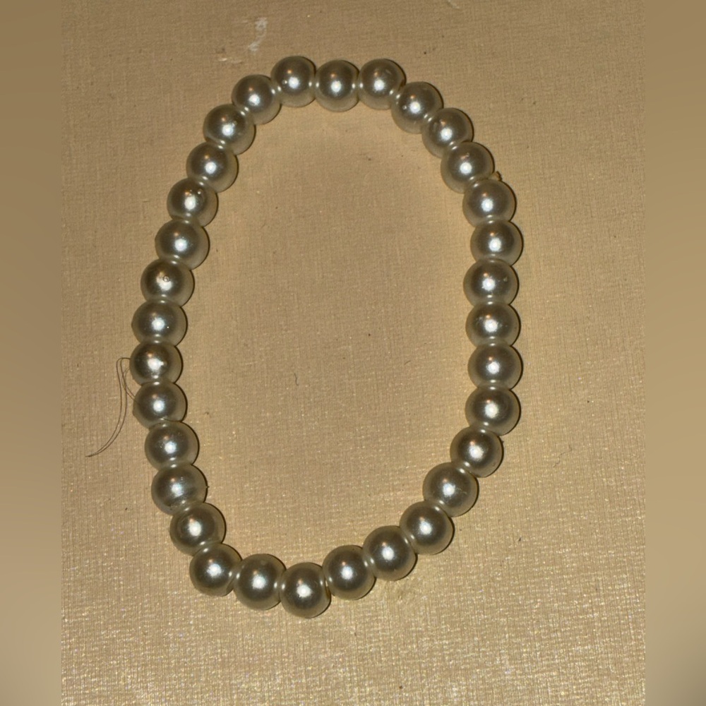 Elegant Silver Pearl Bracelet